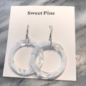 Simple and beautiful acrylic dangle earrings